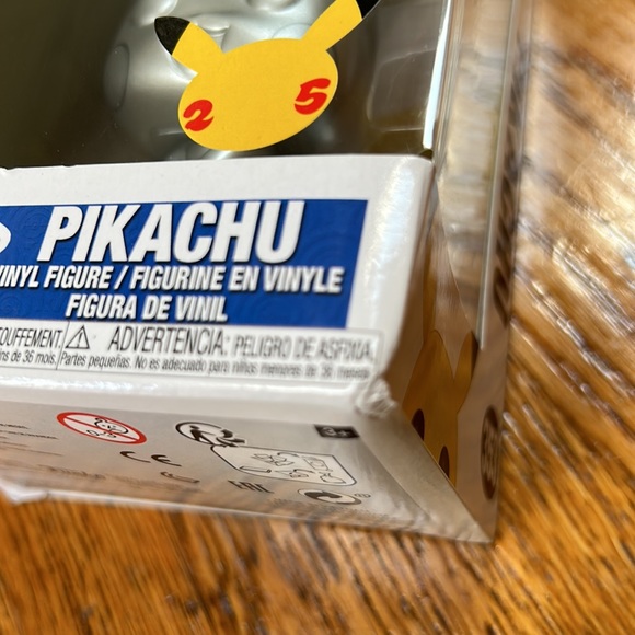 Funko Pop Pokémon Pikachu figurine in original box.  #353.  Good condition. - Picture 10 of 11
